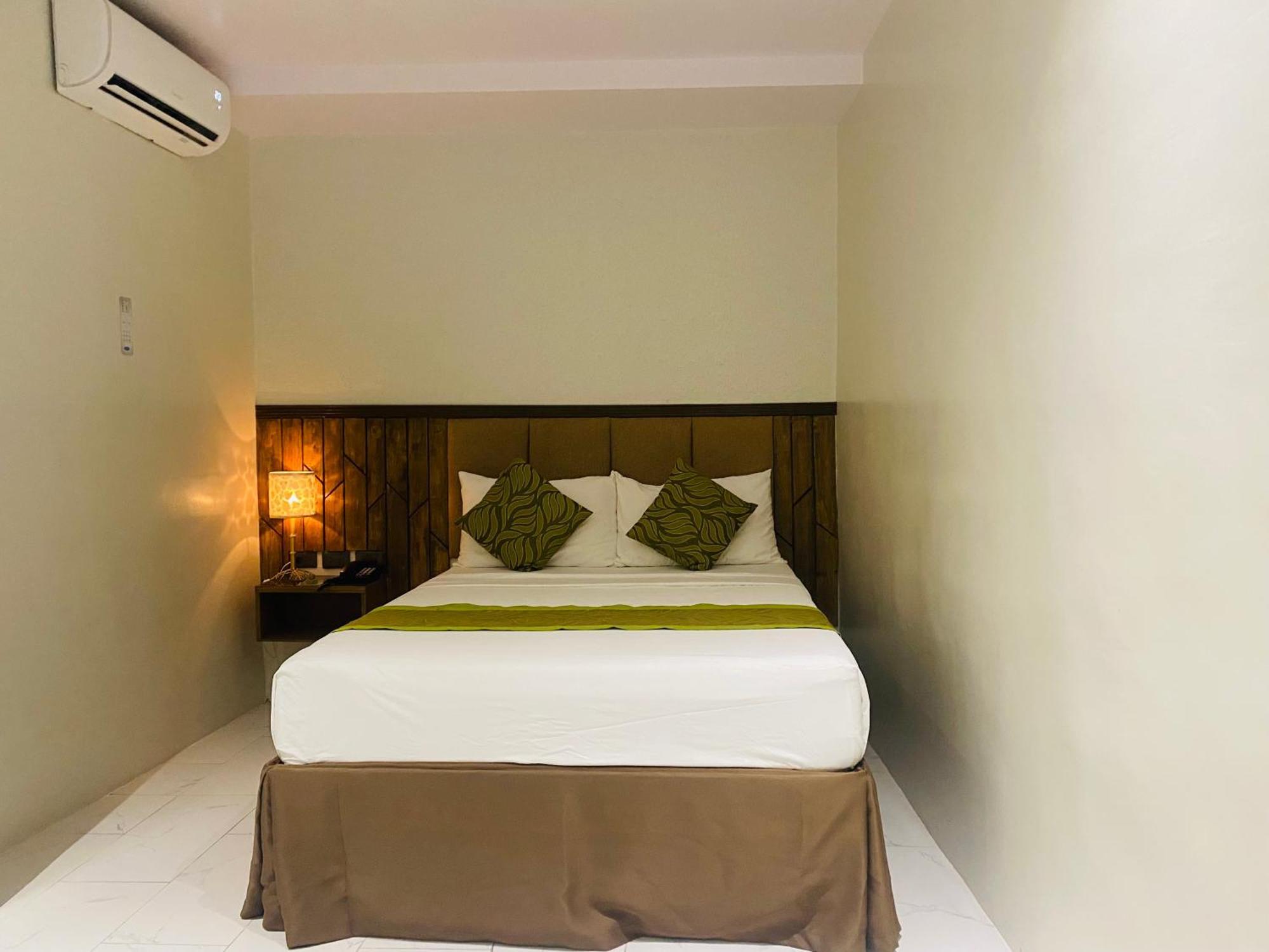 Maxi Hotel And Event Center Tagbilaran City Bagian luar foto