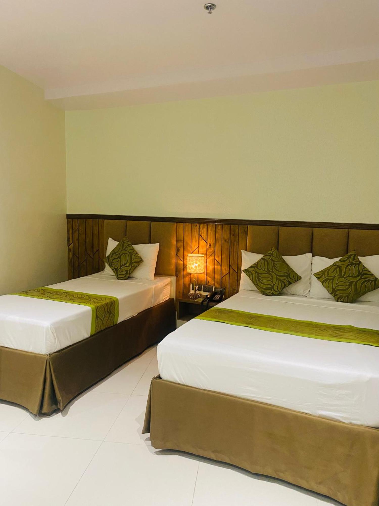 Maxi Hotel And Event Center Tagbilaran City Bagian luar foto