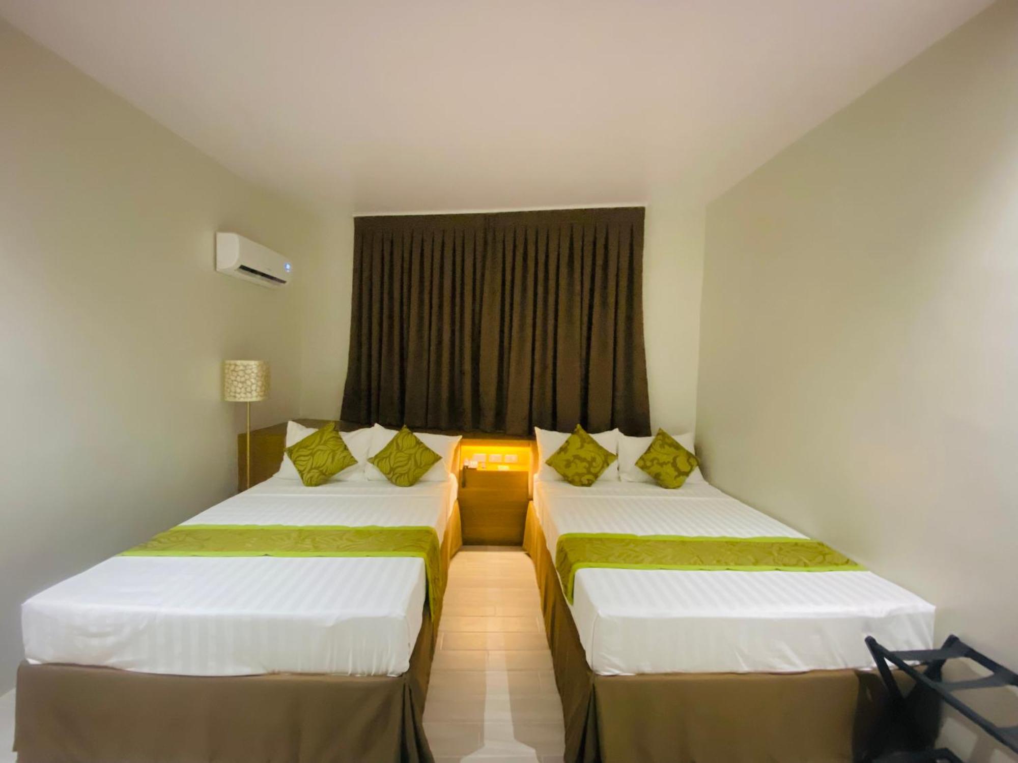 Maxi Hotel And Event Center Tagbilaran City Bagian luar foto