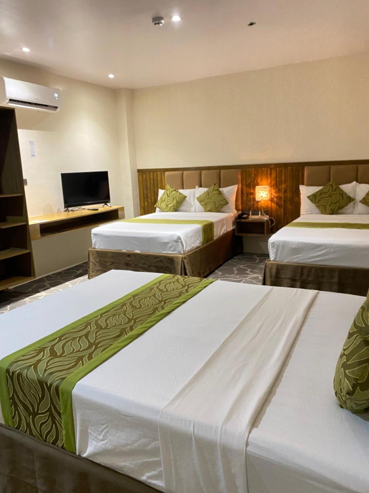 Maxi Hotel And Event Center Tagbilaran City Bagian luar foto